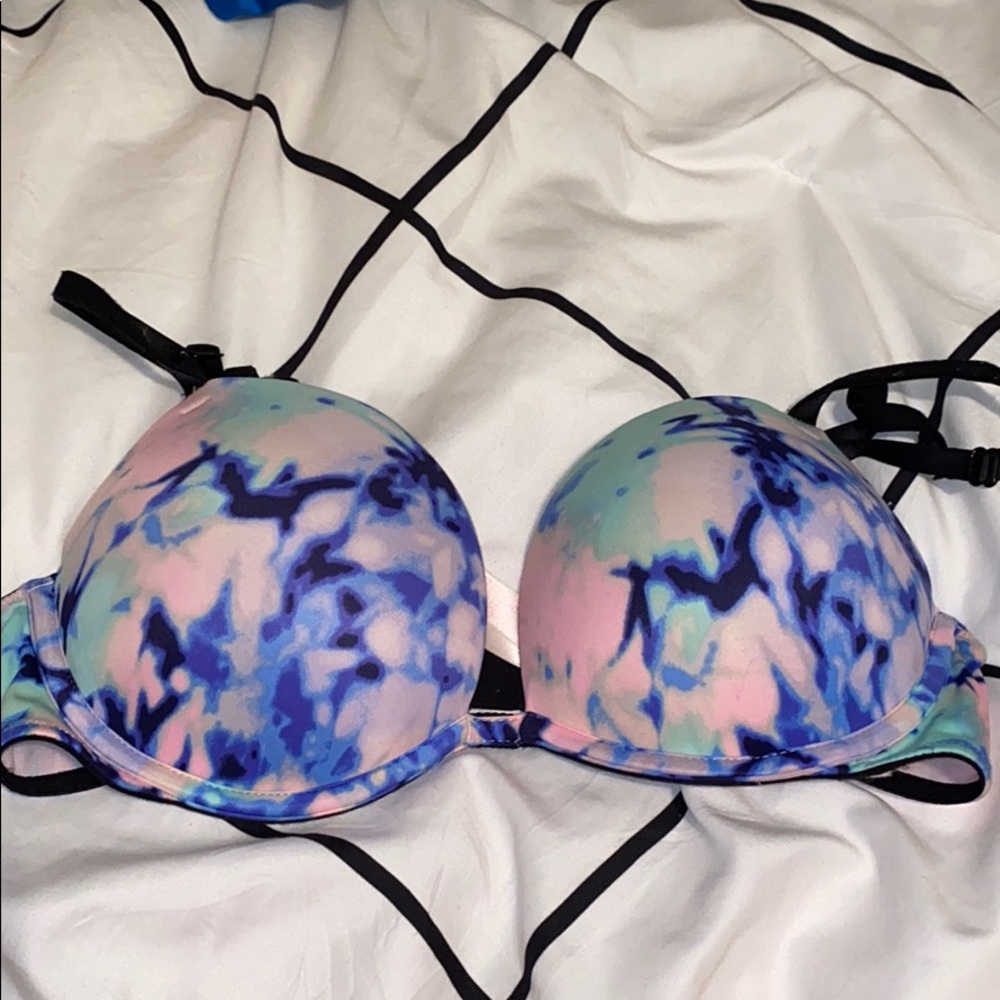 pink bra